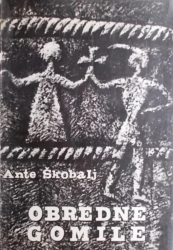 Škobalj: Obredne gomile